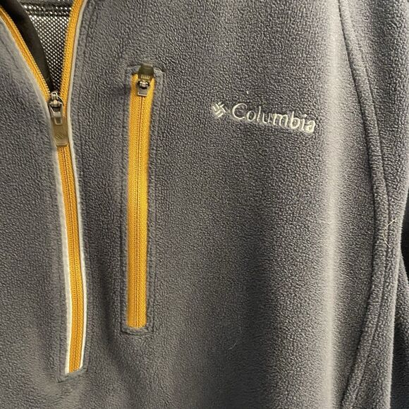 Columbia Men’s Gray Omni Heat Thermal Comfort Fleece Quarter Zip - Medium - Picture 4 of 5